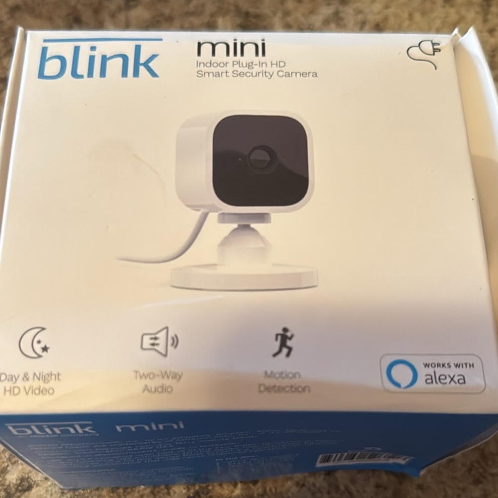 Blink Mini Indoor Plug-In HD Smart Security Camera - White